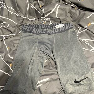 Nike Pro Gray Compression Shorts Men’s Medium